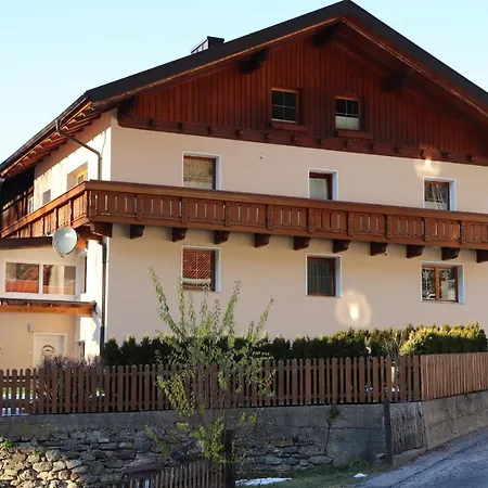 Hanslers Hof 公寓 阿泽皮茨陶